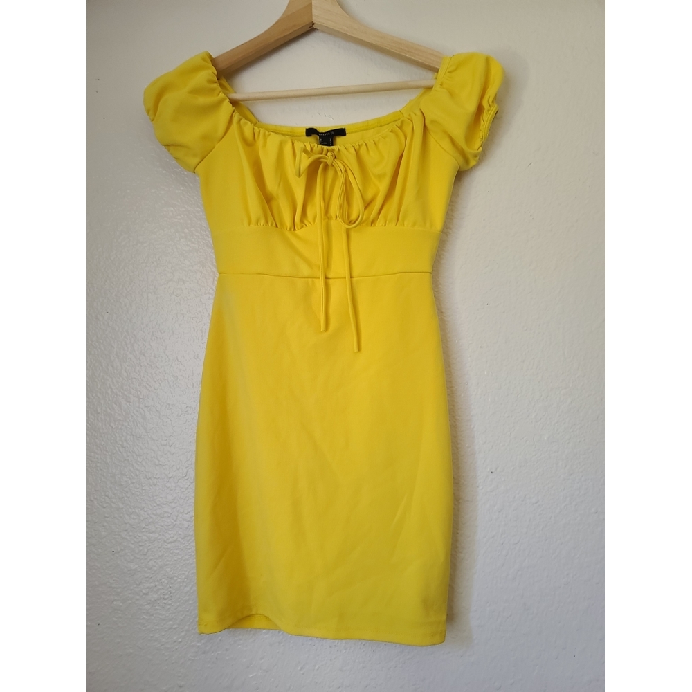 🌻 Forever 21 Puff Sleeves Dress